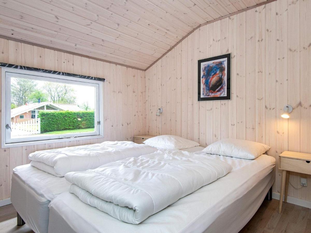 8 Person Holiday Home In Hejls Exterior foto
